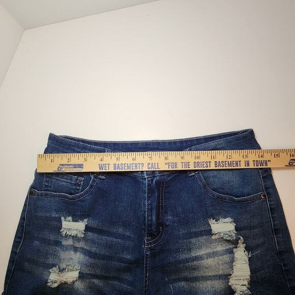 Jean Distressed Cuff Denim Shorts Women SZ Medium - Picture 9 of 10